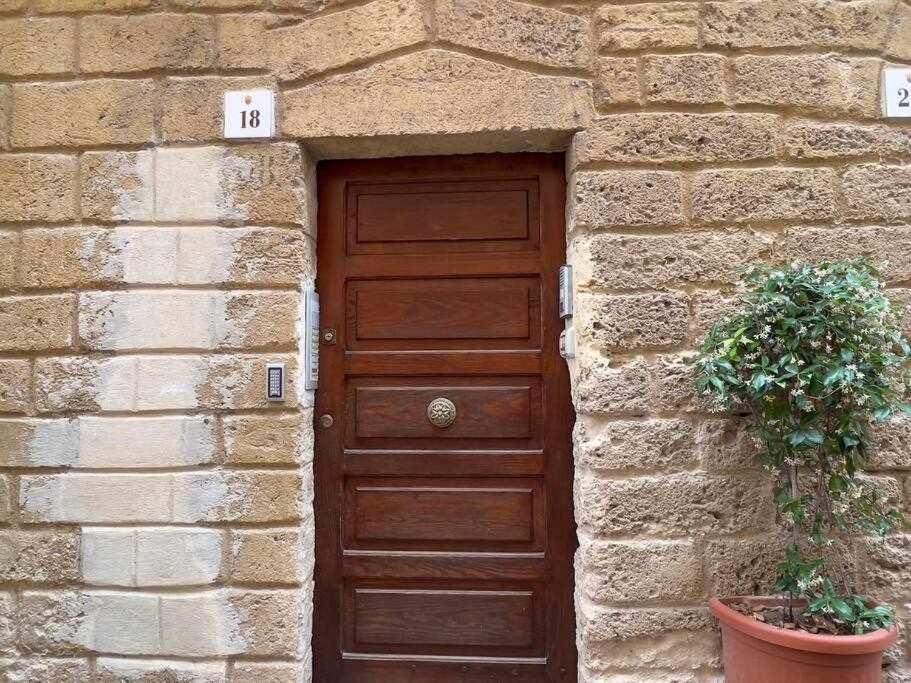 Suite Minerva 10 Steps From Piazza Civica Alguer Exterior foto